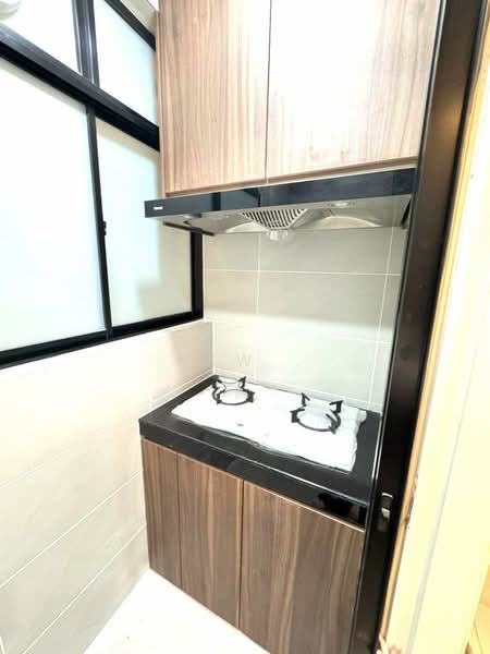 Kondominium untuk Disewa di Residensi Dutamas Dahlia - Kew . - Kitchen - PropertyGuru.com.my