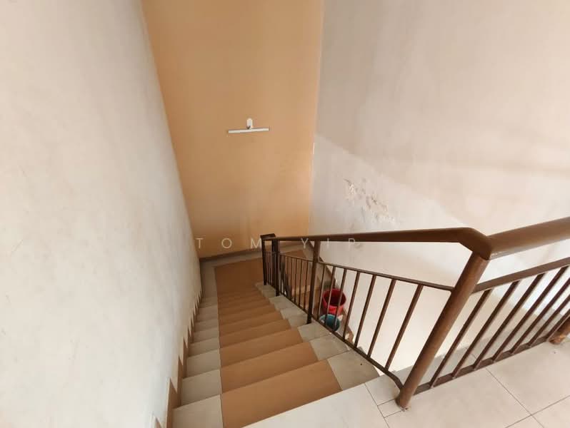 Rumah Berkembar untuk Dijual di Petaling Jaya (Selangor) - Tom Yip - Corridor - PropertyGuru.com.my