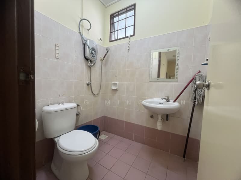 Semi-Detached House for Sale in Seremban (Negeri Sembilan) - Chong Ming Ming - Bathroom - PropertyGuru.com.my