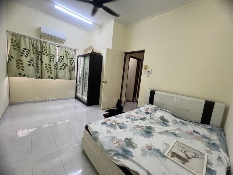 Semi-Detached House for Sale in Seremban (Negeri Sembilan) - Chong Ming Ming - Bedroom - PropertyGuru.com.my