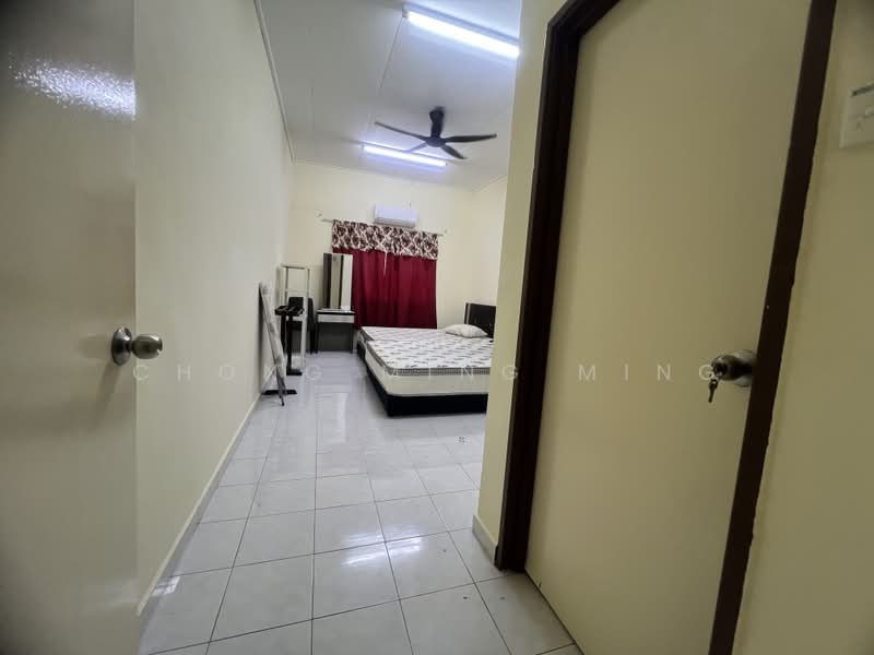 Semi-Detached House for Sale in Seremban (Negeri Sembilan) - Chong Ming Ming - Bedroom - PropertyGuru.com.my