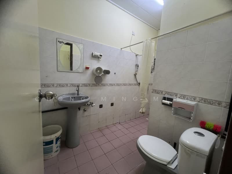 Semi-Detached House for Sale in Seremban (Negeri Sembilan) - Chong Ming Ming - Bathroom - PropertyGuru.com.my