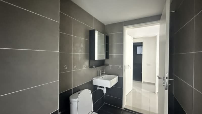 Service Residence for Sale at D'Clover Residences - Sara Tan - Bathroom - PropertyGuru.com.my