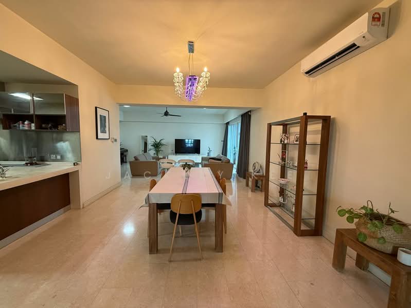 Kondominium untuk Dijual di Tiffani Kiara - Jacklly Kee - Dining Room - PropertyGuru.com.my