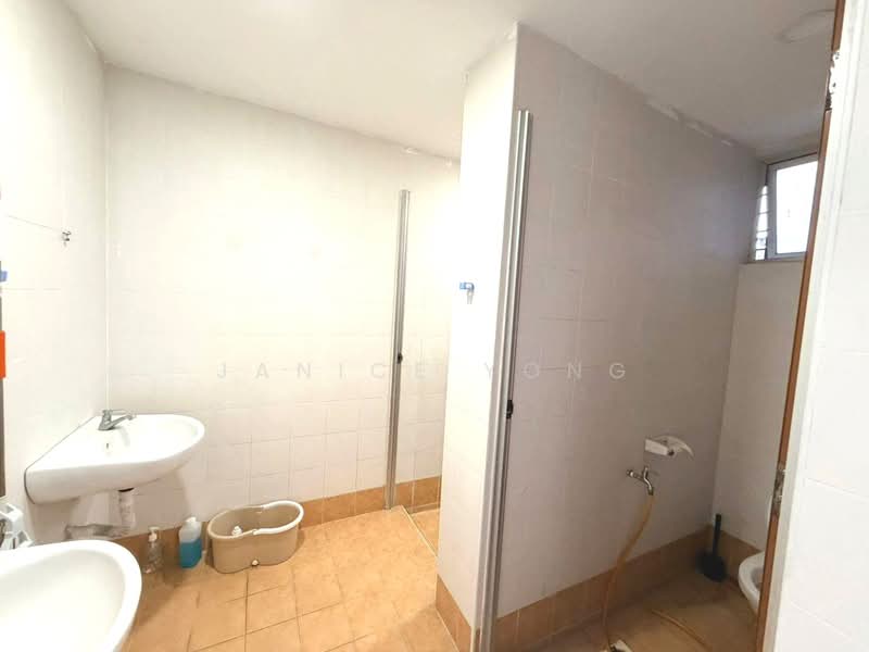 Kedai untuk Disewa di Taman Sutera Utama (Skudai) - Janice Yong - Bathroom - PropertyGuru.com.my