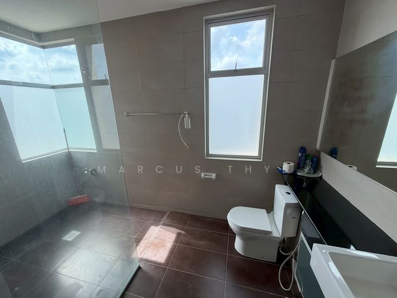 Rumah Kluster untuk Dijual di Taman Daya (Johor Bahru) - Marcus Thye - Bathroom - PropertyGuru.com.my