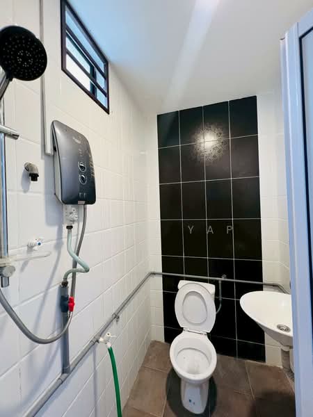 Rumah Teres 2 Tingkat untuk Dijual di Taman Desa Jaya (Johor Bahru) - Danny Yap - Bathroom - PropertyGuru.com.my