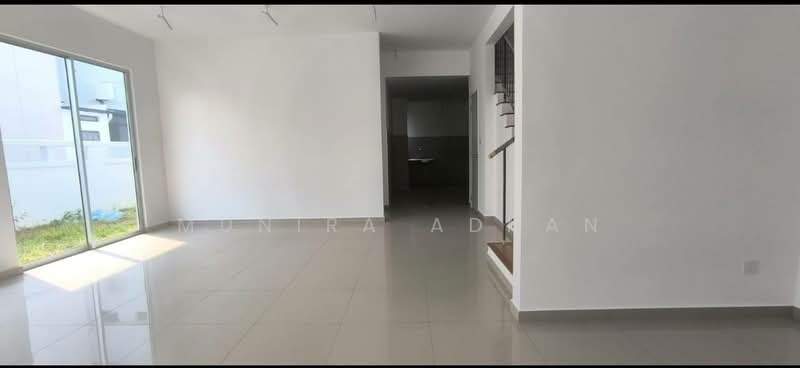 Rumah Kluster untuk Dijual di Kajang (Selangor) - Munira Adnan - Living Room - PropertyGuru.com.my