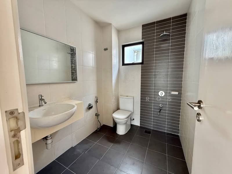 3-storey Terraced House for Sale in Cyberjaya (Selangor) - Izzat Zamros - PropertyGuru.com.my