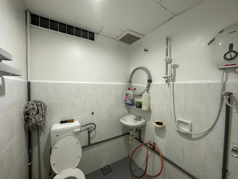 Apartment for Sale at Taman Jubilee Phase 5 - Yang Lim - Bathroom - PropertyGuru.com.my