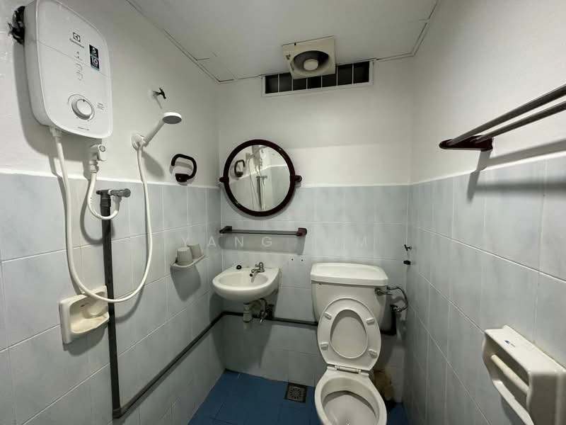 Apartment for Sale at Taman Jubilee Phase 5 - Yang Lim - Bathroom - PropertyGuru.com.my