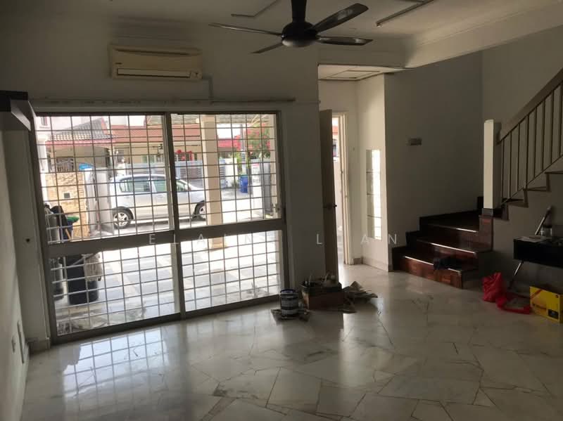 Rumah Teres 2 Tingkat untuk Disewa di Usj 13 (Subang Jaya) - Elaine Lian - Living Room - PropertyGuru.com.my