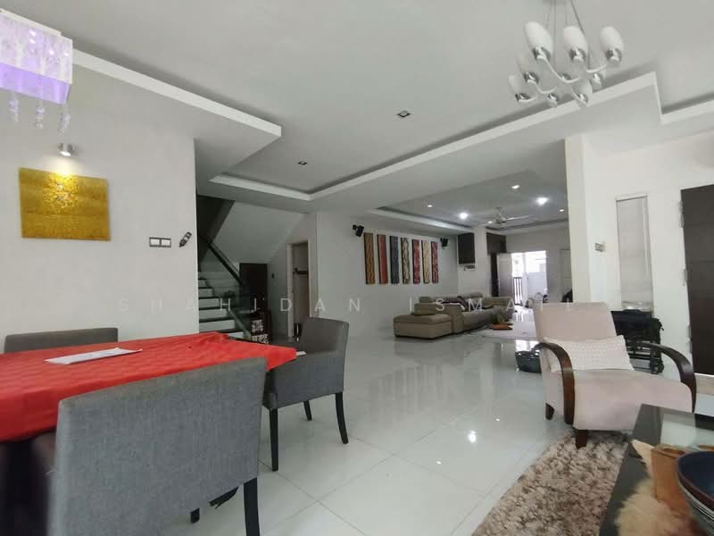 Rumah Berkembar untuk Dijual di Taman Melawati (Ulu Kelang) - Shahidan Ismail - Living Room - PropertyGuru.com.my