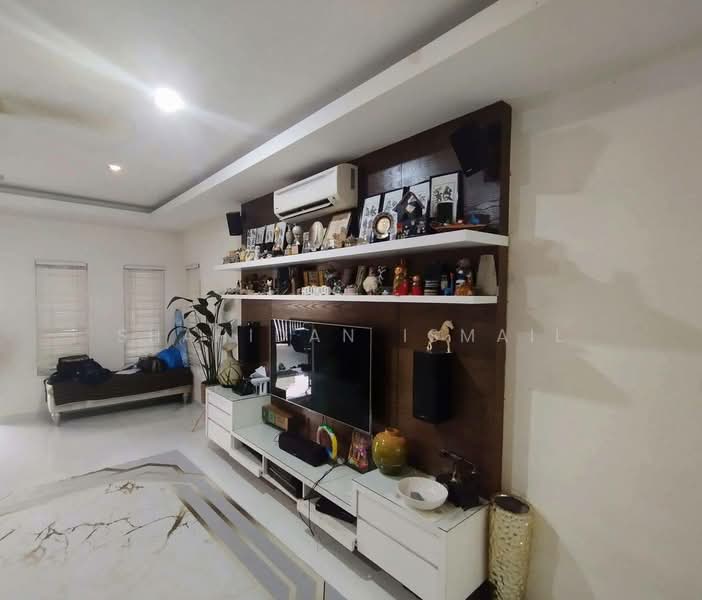 Rumah Berkembar untuk Dijual di Taman Melawati (Ulu Kelang) - Shahidan Ismail - Living Room - PropertyGuru.com.my