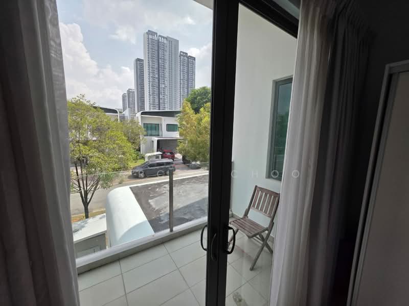 Rumah Berkembar untuk Dijual di Lepironia Gardens (Cyberjaya) - Marcus Choo - Balcony - PropertyGuru.com.my