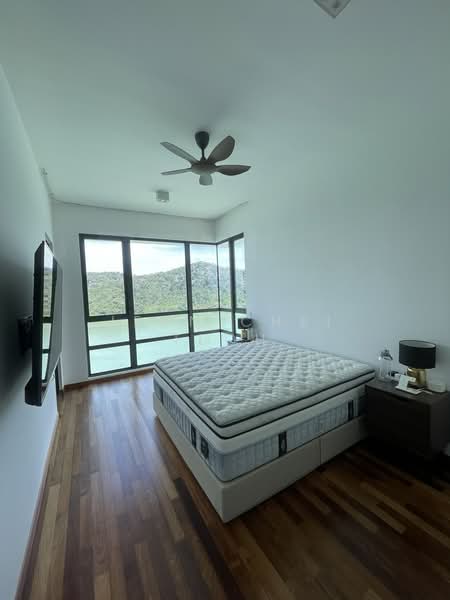 Kondominium untuk Dijual di Queens Residences Q1 @ Queens Waterfront - Jenn Chei Teoh - Bedroom - PropertyGuru.com.my