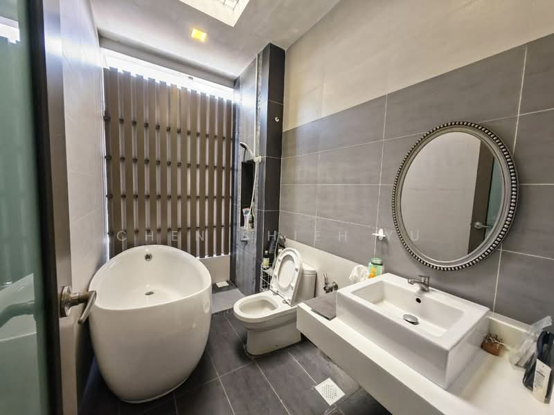 Rumah Berkembar untuk Dijual di Taman Sutera Utama (Skudai) - Chen Shieh Yu - Bathroom - PropertyGuru.com.my