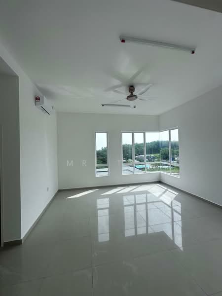 Rumah Teres 2 Tingkat untuk Disewa di Bandar Sri Sendayan (Negeri Sembilan) - Mr. Tan - Living Room - PropertyGuru.com.my