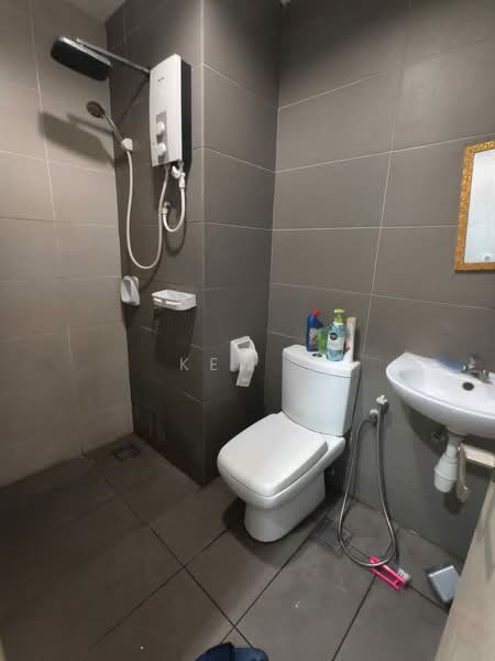 Service Residence for Rent at 3 Elements - Kew . - Bathroom - PropertyGuru.com.my