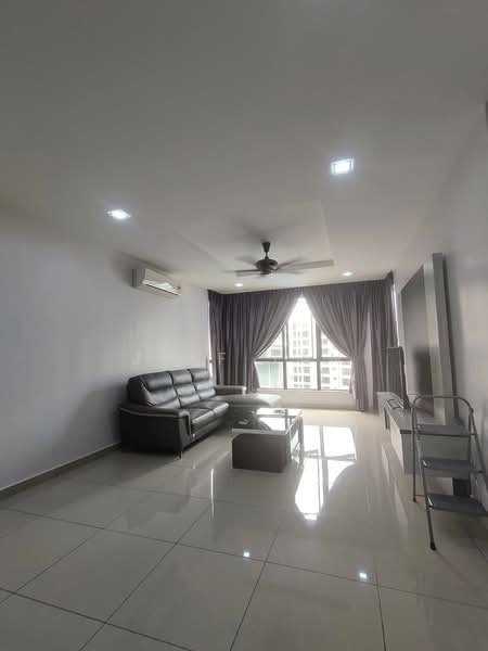 Kondominium untuk Disewa di Upper East @ Tiger Lane - Jeff Tan - Living Room - PropertyGuru.com.my