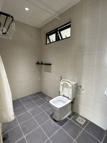 Servis Apartment untuk Disewa di Meridin Suites @ The Meridin - Alisa Liang - Bathroom - PropertyGuru.com.my