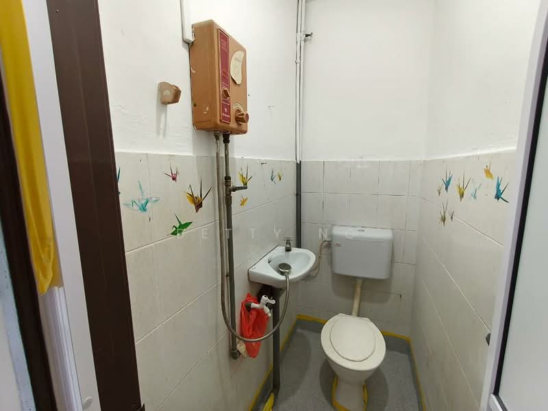 Rumah Teres 2 Tingkat untuk Dijual di Bandar Seri Alam (Masai) - Betty Ng - PropertyGuru.com.my