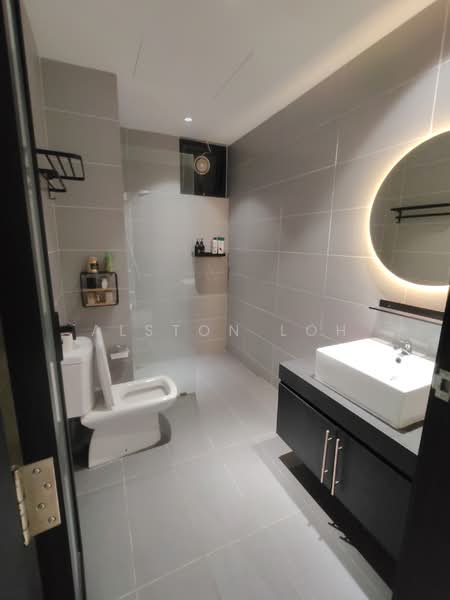 Kondominium untuk Dijual di Golden Triangle 2 - Alston Loh - Bathroom - PropertyGuru.com.my