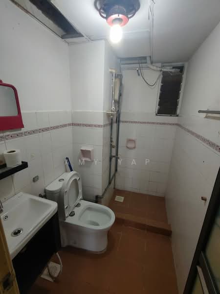 Kondominium untuk Dijual di Menara Megah - Amy Yap - Bathroom - PropertyGuru.com.my