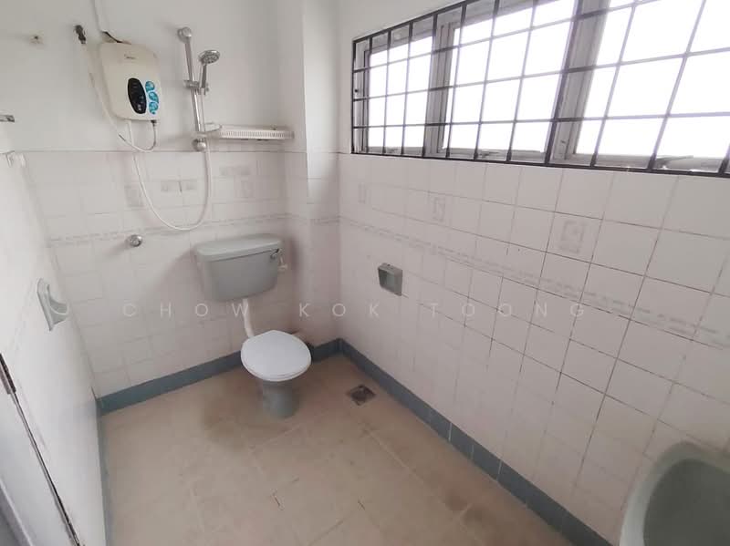 Rumah Teres 2 Tingkat untuk Disewa di Puchong (Selangor) - Chow Kok Toong - Bathroom - PropertyGuru.com.my