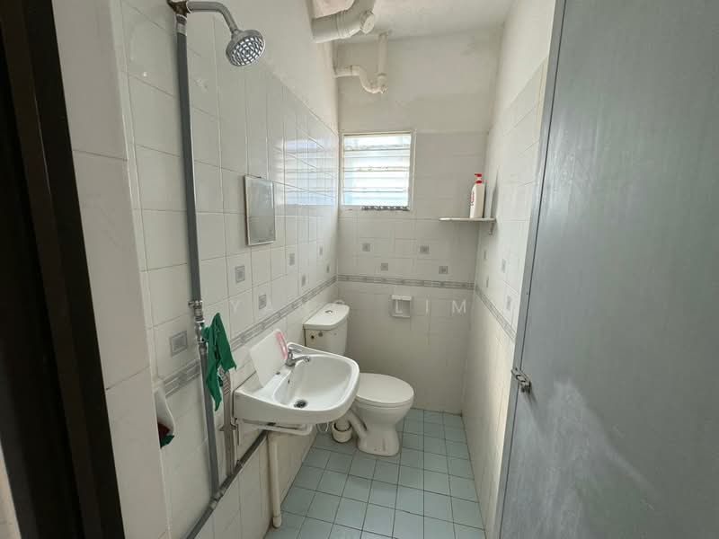 Kondominium untuk Disewa di Springfield Condominium - Yang Lim - Bathroom - PropertyGuru.com.my