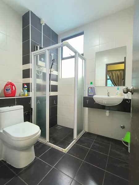 Apartment for Sale at Seri Austin Residence (Pangsapuri Seri Austin) - Jaslyn Tan - Bathroom - PropertyGuru.com.my