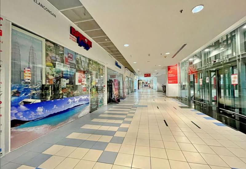 Rumah Niaga untuk Disewa di Berjaya Times Square (KL City Centre) - Ivan Tan - Corridor - PropertyGuru.com.my