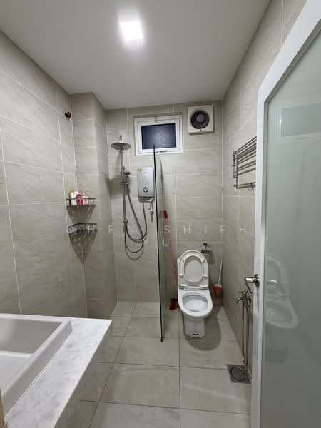 Rumah Teres 2 Tingkat untuk Disewa di Bandar Putra (Kulai) - Chen Shieh Yu - Bathroom - PropertyGuru.com.my
