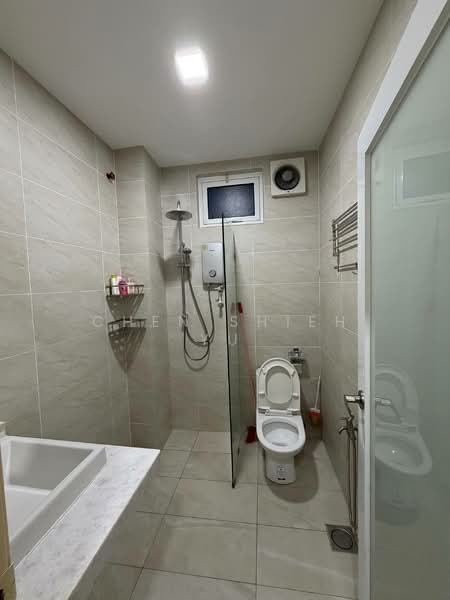 Rumah Teres 2 Tingkat untuk Disewa di Bandar Putra (Kulai) - Chen Shieh Yu - Bathroom - PropertyGuru.com.my