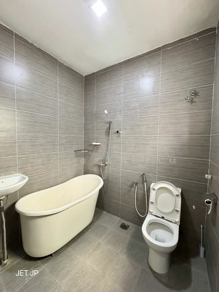 Rumah Teres 2 Tingkat untuk Dijual di Bandar Botanic (Klang) - Yongsen Lim - Bathroom - PropertyGuru.com.my