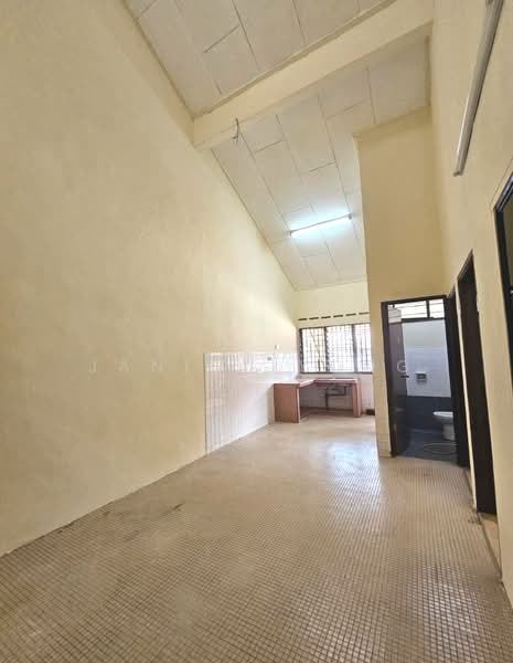 Rumah Teres 1 Tingkat untuk Disewa di Taman Perling (Perling) - Janice Yong - Kitchen - PropertyGuru.com.my
