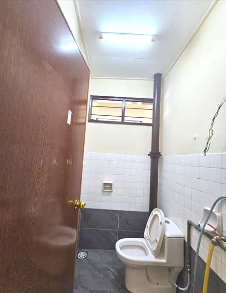 Rumah Teres 1 Tingkat untuk Disewa di Taman Perling (Perling) - Janice Yong - Bathroom - PropertyGuru.com.my