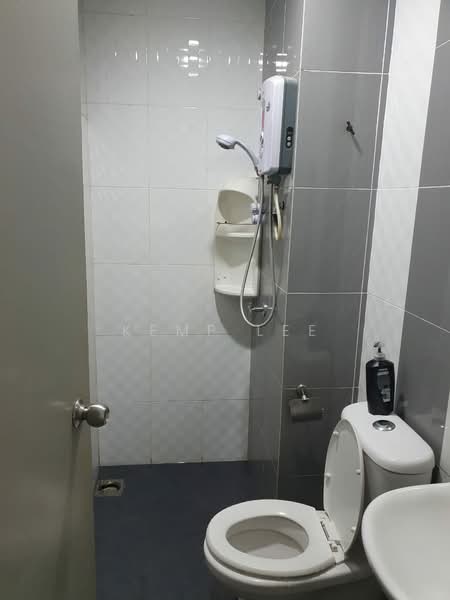 Kondominium untuk Disewa di 228 Kondominium - Kemp Lee - Bathroom - PropertyGuru.com.my