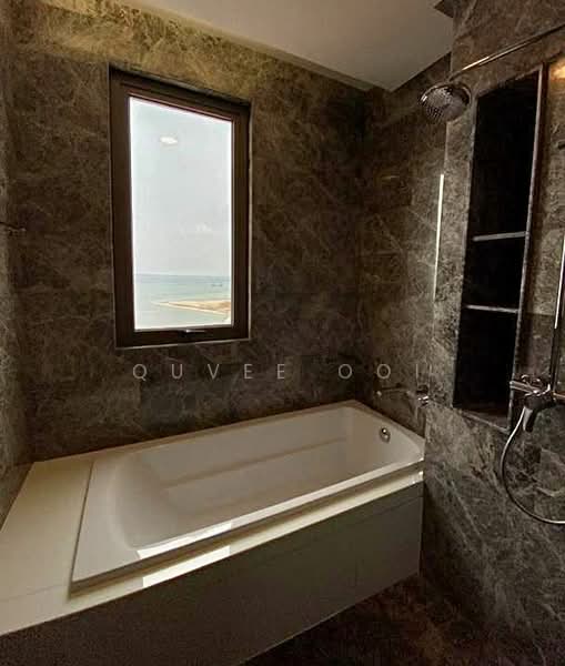 Servis Apartment untuk Dijual di Straits Residences - Quvee Ooi - Bathroom - PropertyGuru.com.my