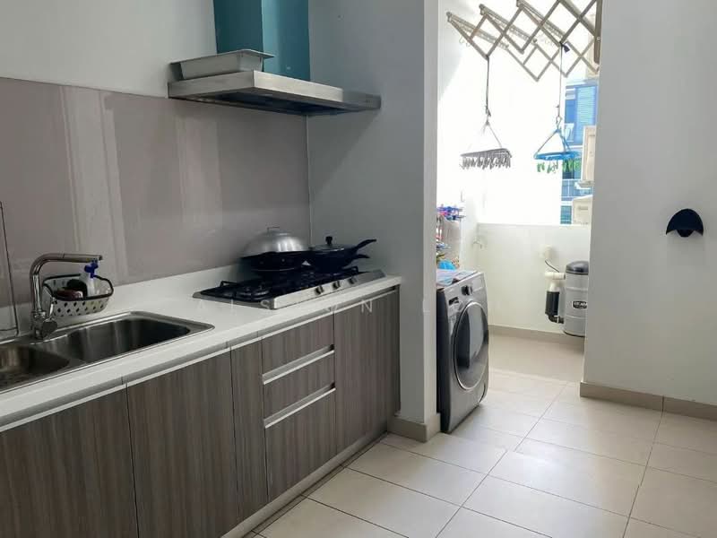 Kondominium untuk Dijual di The LIGHT COLLECTION II - Alston Loh - Kitchen - PropertyGuru.com.my