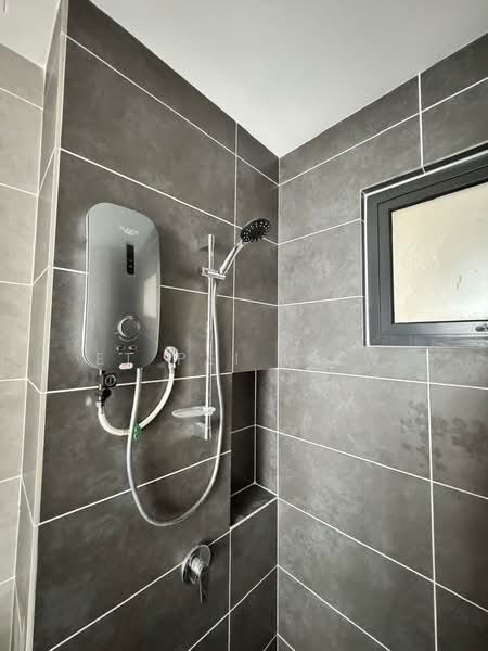 Service Residence for Sale at M Oscar - ET PEI LIEW - Bathroom - PropertyGuru.com.my