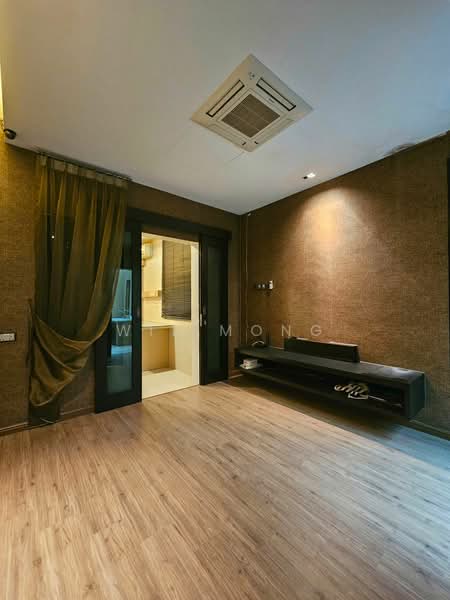Rumah Berkembar untuk Dijual di Taman Austin Perdana (Tebrau) - Wil Mong - Living Room - PropertyGuru.com.my