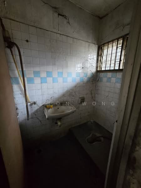 Terrace Factory for Rent in Bandar Baru Sungai Buloh (Sungai Buloh) - Wilton Wong - Bathroom - PropertyGuru.com.my