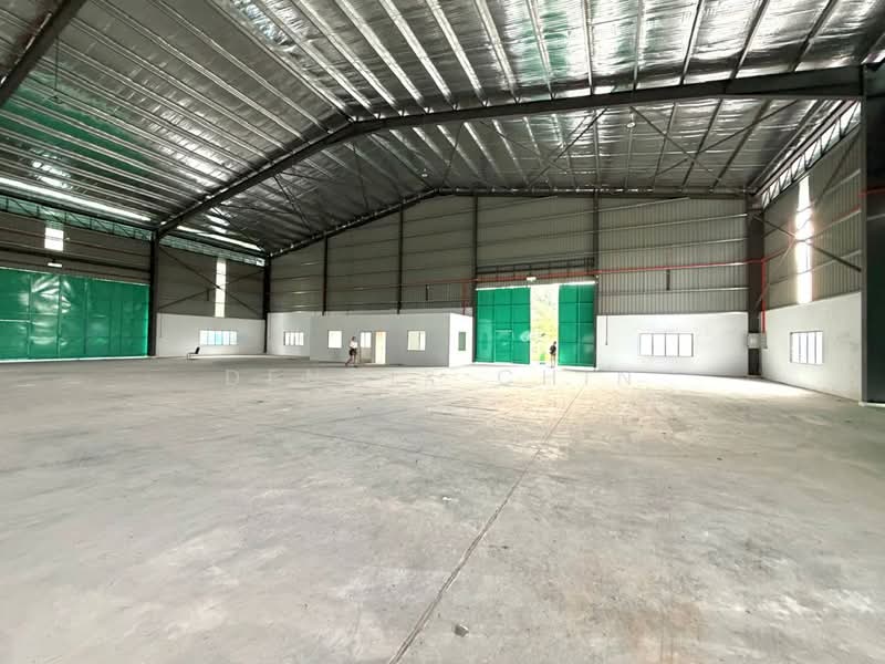 Gudang untuk Disewa di Bandar Utama Batang Kali (Batang Kali) - Dennix Chin - Interior - PropertyGuru.com.my