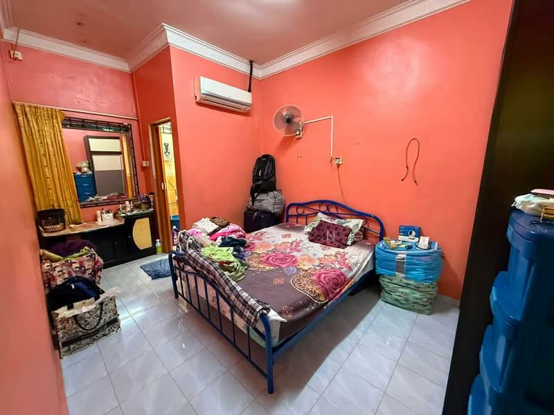 1-storey Terraced House for Sale in Taman Cantik (Kulai) - Wil Mong - Bedroom - PropertyGuru.com.my