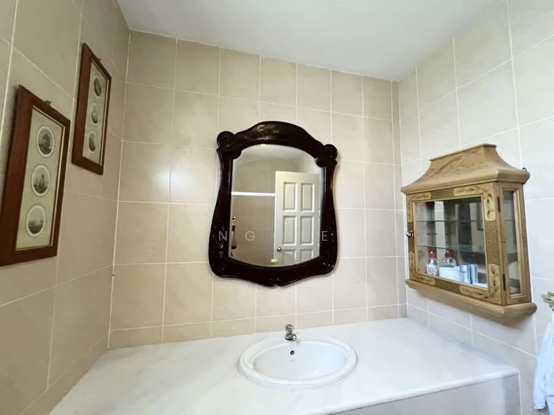 Kondominium untuk Dijual di Desa Airmas Condominium - Minggie . - Bathroom - PropertyGuru.com.my