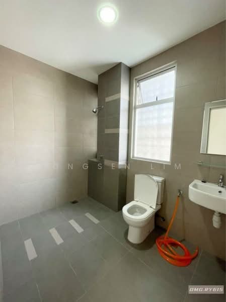 2-storey Terraced House for Sale in Bandar Rimbayu (Telok Panglima Garang) - Yongsen Lim - Bathroom - PropertyGuru.com.my