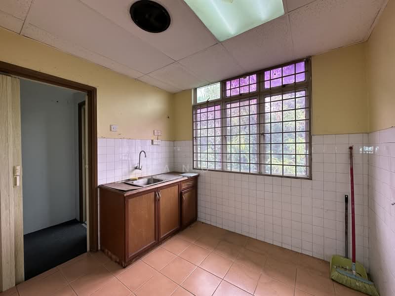 Shop for Rent in Taman Ampang Utama (Ampang) - Yang . - Kitchen - PropertyGuru.com.my