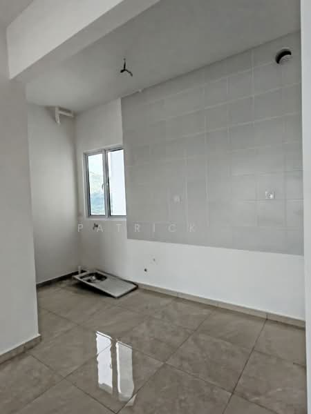 Condominium for Sale at Lucerne Residences - Patrick . - Kitchen - PropertyGuru.com.my