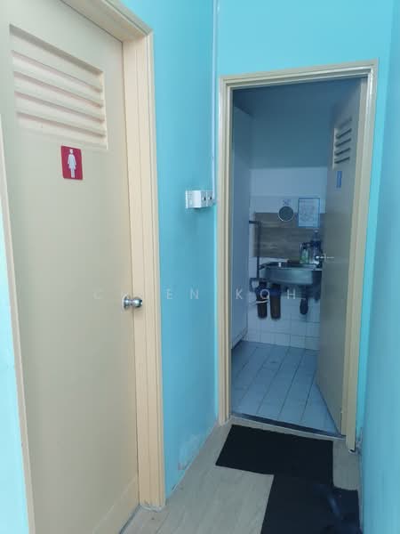 Kedai / Pejabat untuk Dijual di Taman Sea (Petaling Jaya) - Chien Koh - Bathroom - PropertyGuru.com.my